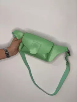 Бананка из натуральной кожи Babble (Баббл) - Салатовый кислотный Бананка из натуральной кожи Babble (Баббл) - Салатовый кислотный